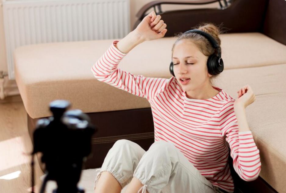 Voices That Linger, The Podcasts You Can’t Shake Off